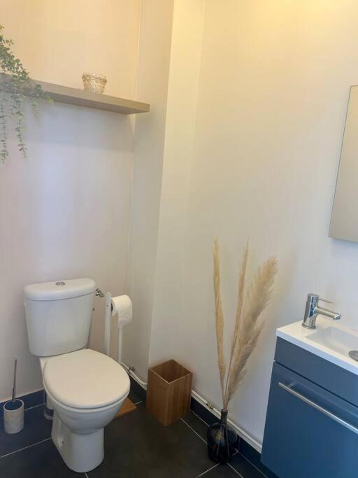 Appartement A 2 Pas De La Plage De Terre Sainte Экстерьер фото